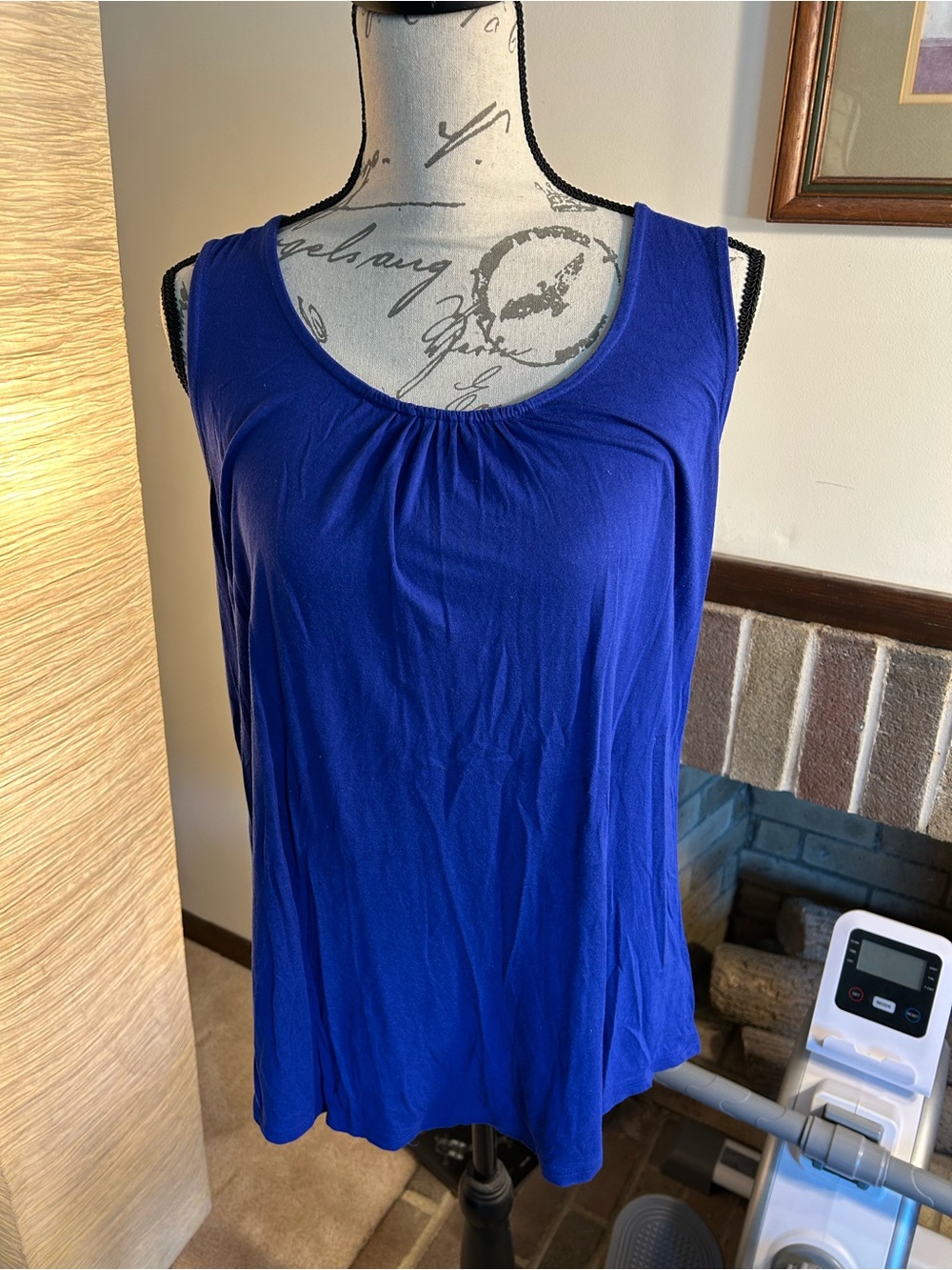 Sleeveless Scoop Neck Tank Top - Royal Blue with crochet detail